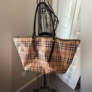 Classic brown Burberry print purse